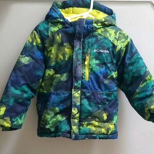 Columbia Boys Print Hooded Winter Jacket Size 4T